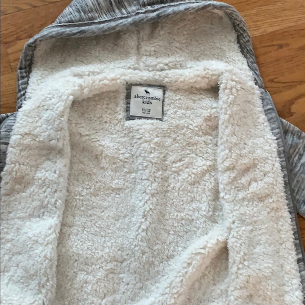 This is a Abercrombie kids jacket size 11/12❤️ - Picture 5 of 5